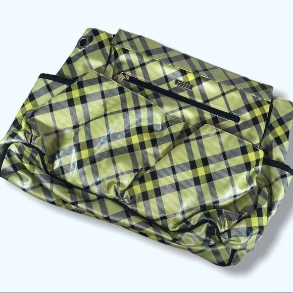 Miche Prima Delilah Shell w/ Changing Pad - Picture 1 of 4